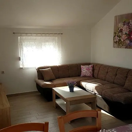 Vip Pirovac